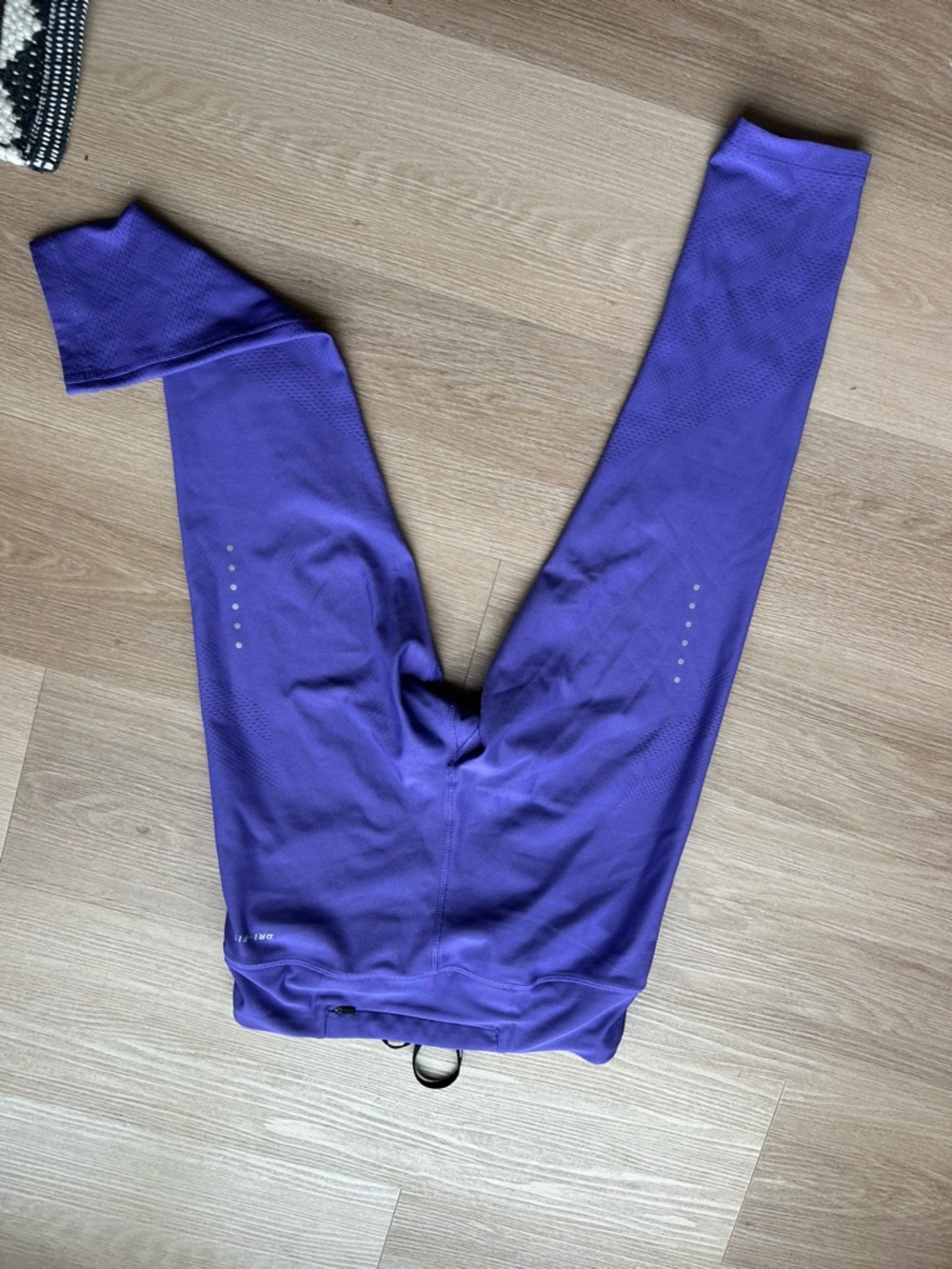 Nike Purple' Performance Leggings with Black Drawstring - Picture 6 of 9
